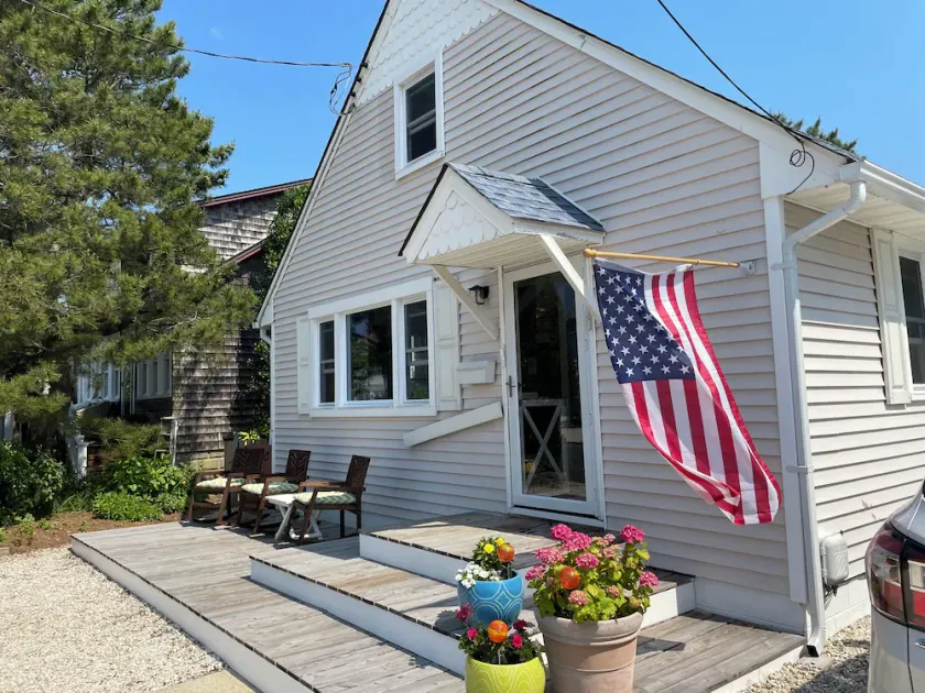 Oceanside, Oversized Cape-Rent Sunday to Sunday in beautiful Brant Beach - Image 1