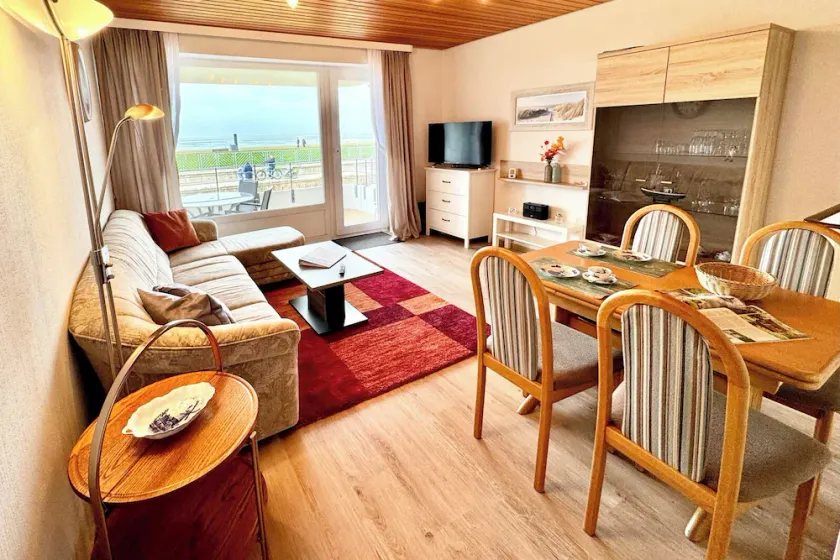 2-room apartment in the NAUTILUS building, with a direct view of the lake - Image 1
