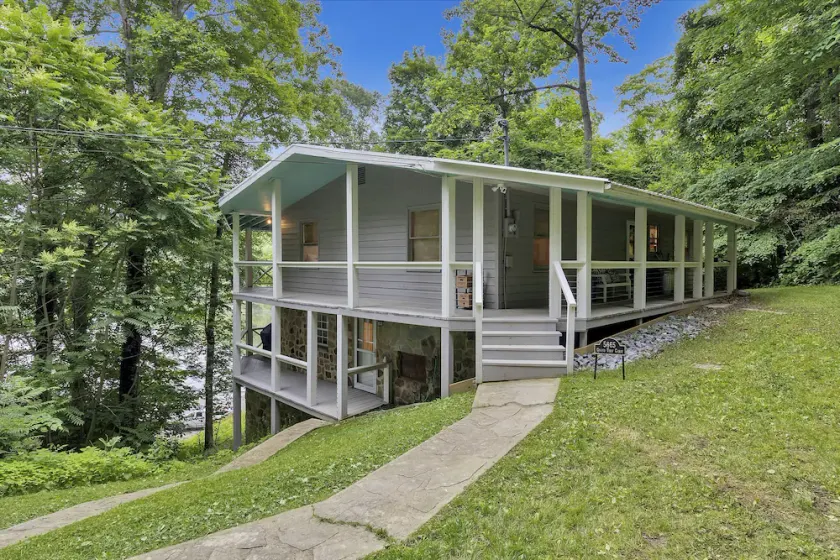 4 Bed Home on Dale Hollow Lake, Steps from East Port Marina - Image 1