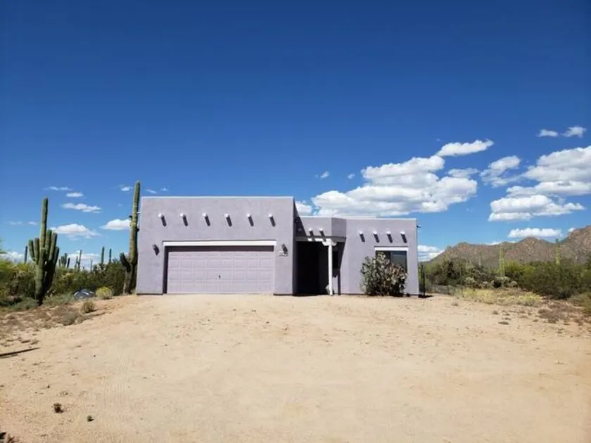 Saguaro Home Near The Desert Museum - Image 1