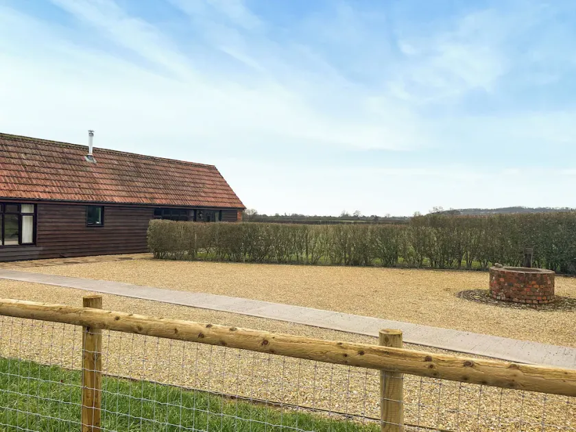 2 bedroom accommodation in East Tytherton, Chippenham - Image 1