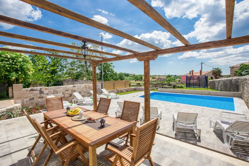Bellissima villa con piscina, grill, Wi-Fi, WiFi gratuito - Image 1