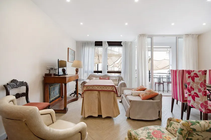 Appartement de vacances accessible 'Ancha 9' avec terrasse privée et climatisation. - Image 1