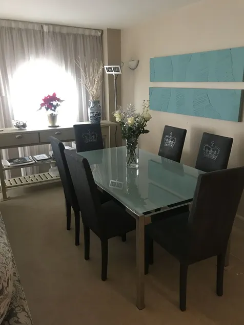 Luxury Harbourside Apartment - Image 1