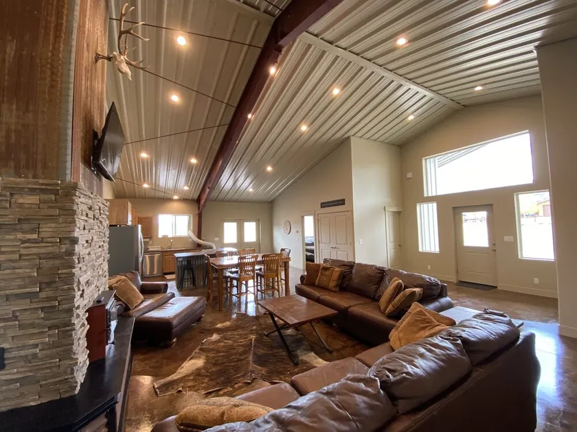 ★NEW 4BD House/Trailer Parking🚗/Corral/Pets OK🐶 - Image 1