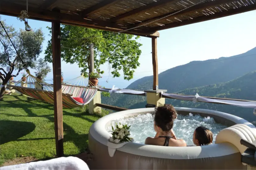 In complete silence with a view of the sea - Image 1