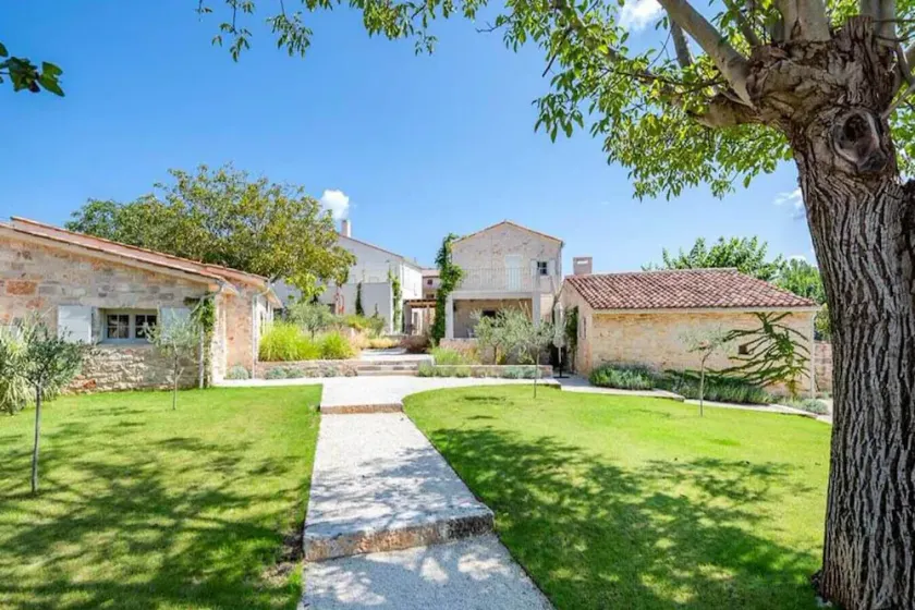 Villa Charlotte for 14 persons with 73m2 Pool in Central Istria - Daily Housekeeping & Breakfast Service - Image 1