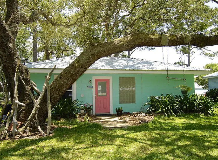 Fantastic Rates! Book Now and Save* Beautiful bay front cottage! - Image 1