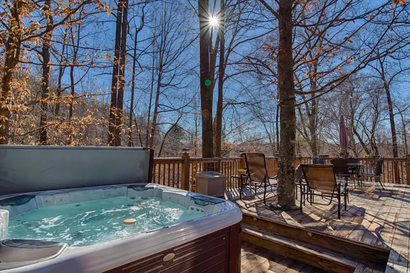 5 BR Log Home på 18 acres 5 Min TIEC | Boblebad - Image 1