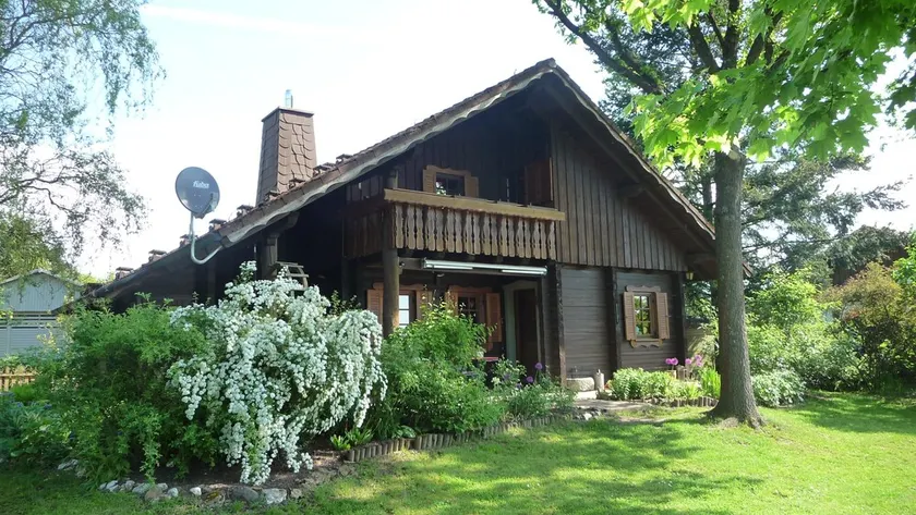 Holiday Home 'Zur Einberger Schweiz' with Private Terrace, Private Garden and Wi-Fi - Image 1