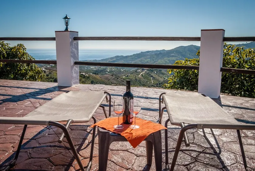 bondgård med wifi, pool, terrass, utsikt över havet och bergen CR / MA / 00776 - Image 1