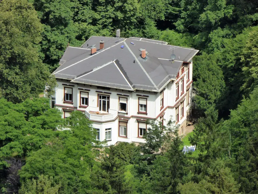 Vivendo diretamente na beira da floresta em Bad Tabarz, na Spindler Villa - Image 1