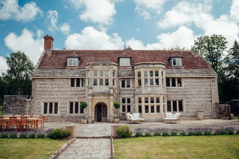 ALMER MANOR LUXURY DORSET COUNTRY ESTATE. SLEEPS UP TO 22,HOT TUB, TENNIS COURTS - Image 1