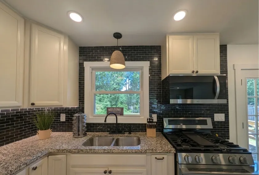 145 Melinda Home - Image 1