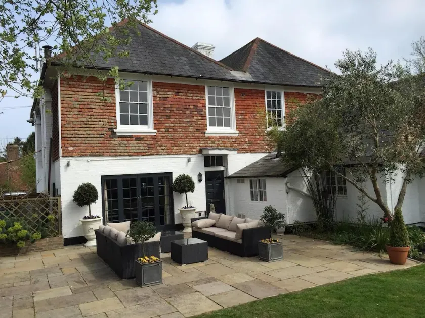 Luxurious Listed Farmhouse , In The Heart Of The Kent/ East Sussex with Hot Tub - Image 1