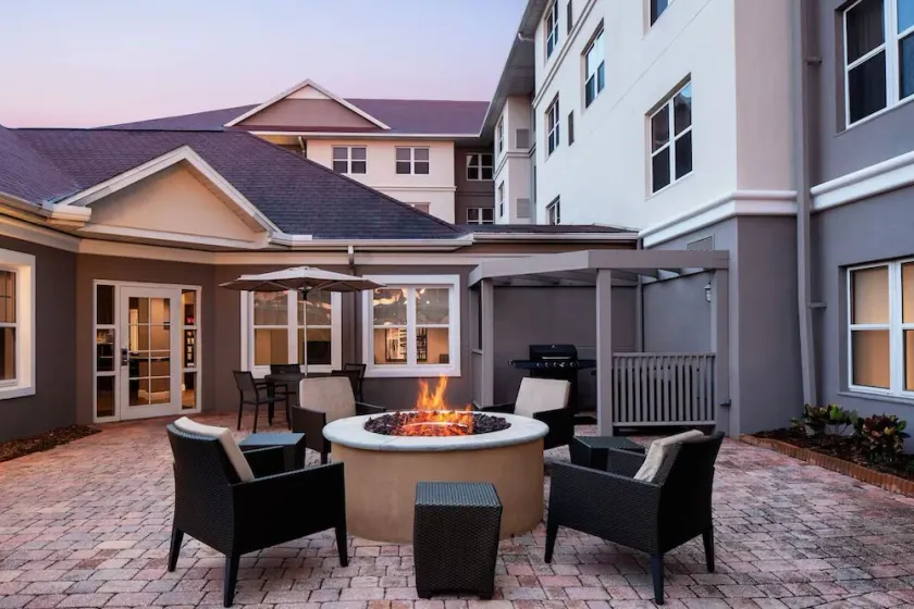 Oldsmar Cozy Stay: Suites w/ Kitchen, Pool & Free Breakfast | 3 Units - Image 1