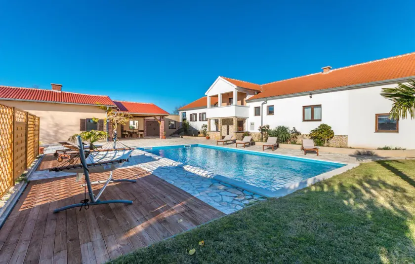 Pet friendly home in Miranje - Image 1