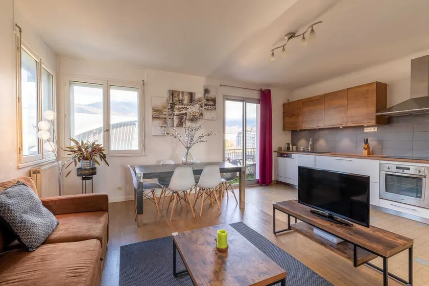 Appartement des 4 Saisons, 80m², 6P, lumineux et traversant - Image 1