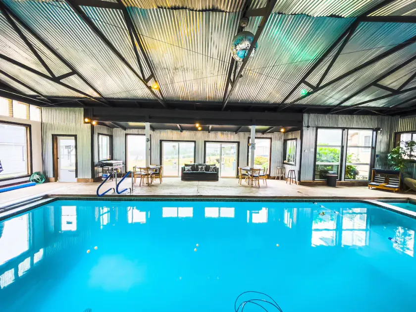 Exclusive Cottage & Coastal Farmhouse Private Indoor Heated Pool ocean views. - Image 1