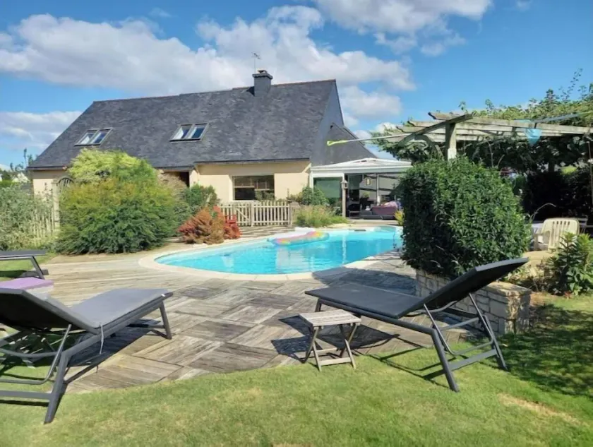Large family home. - Image 1