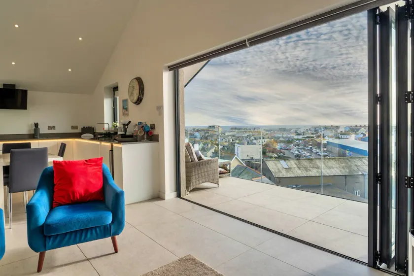 Stunning Penthouse Apartment In Teignmouth - Image 1