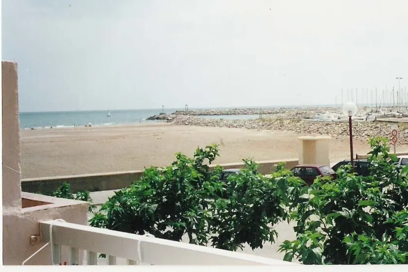 ST PIERRE la MER (11)apartment T3, sleeps 6, FRONT de MER, private PARKING - Image 1