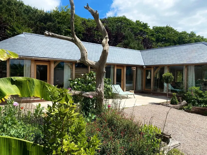 Luxury detached bungalow with open countryside views - Image 1