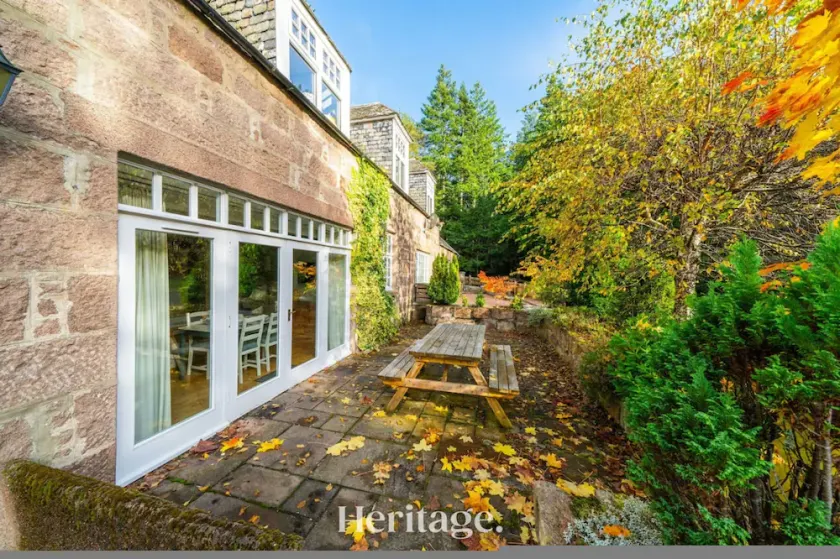 The Stables Cottage, Aboyne, Peaceful Stay in Royal Deeside - Image 1