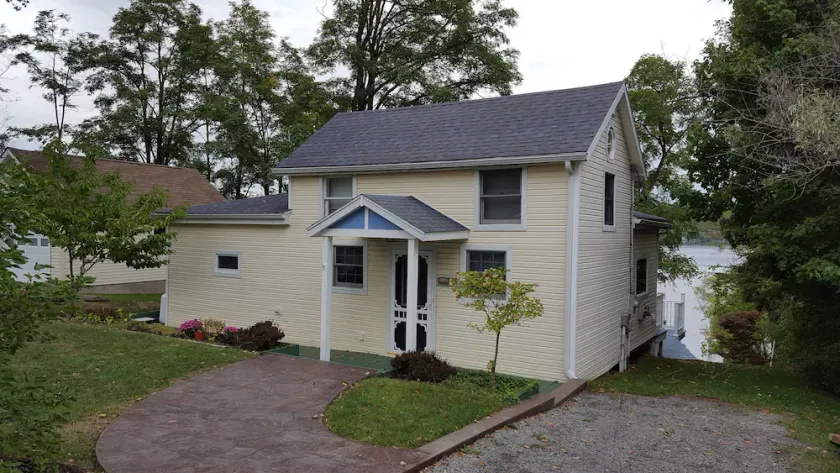 Honeoye Lake Front Cottage - Image 1
