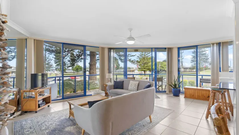 Heritage 102 - Central Tuncurry Location! - Image 1