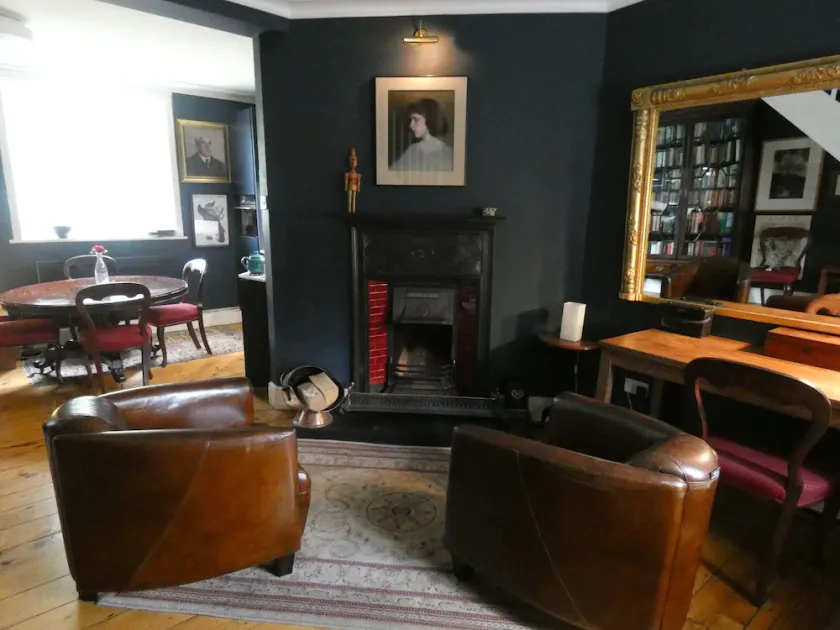 Unique period cottage in Dublin 4 docklands - Image 1