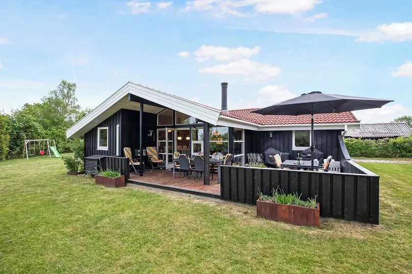 Family summer house in quiet area 8 adults 2 ch - Image 1
