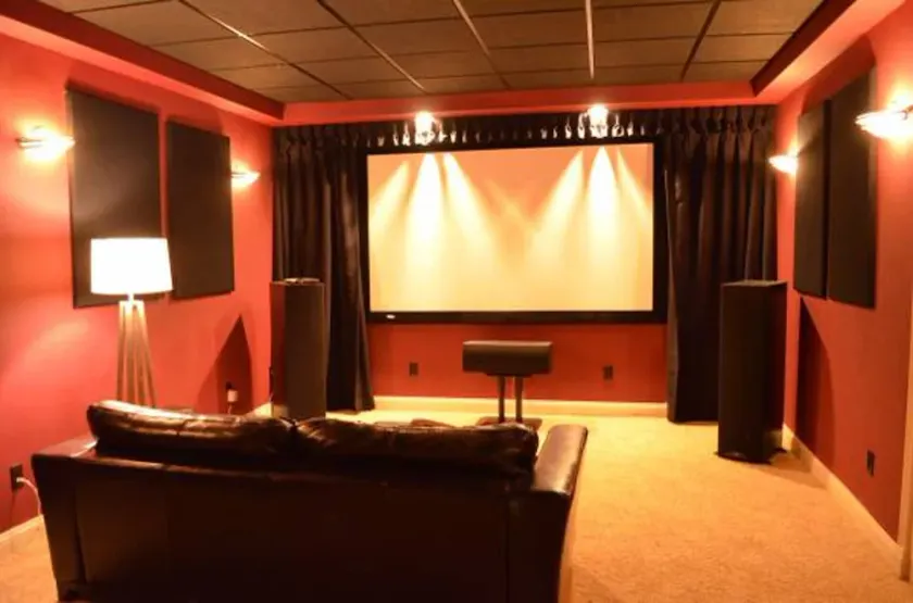 Office and 5 BR, Updated Bathrooms, Movie Theater in Creve Coeur - Image 1