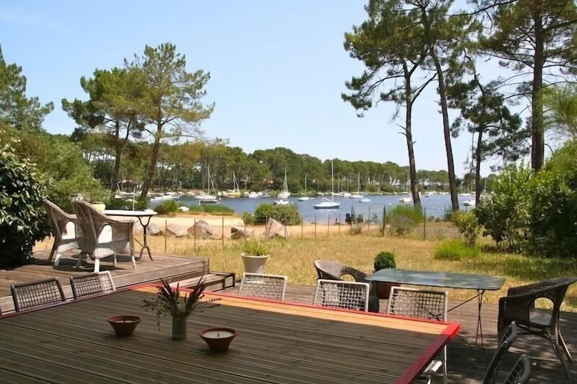 Magnifique maison avec piscine, vue sur le lac et accès direct au lac - Image 1