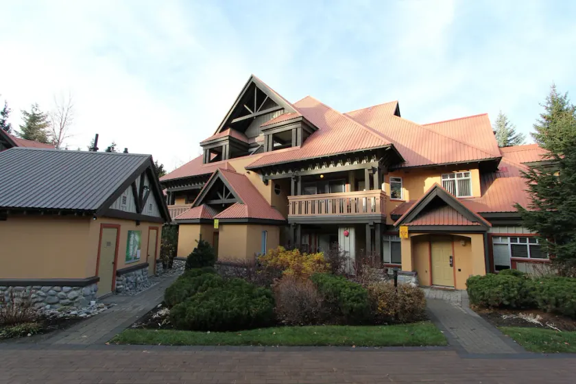 Sunpath Retreat- Convenience Meets Comfort & Style - Image 1