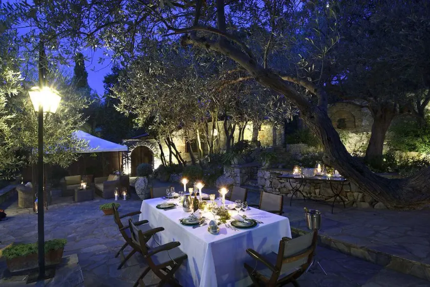 Beach Front, Romantic Escape, Breathtaking Views, 'Pieds dans L'eau', & More - Image 1
