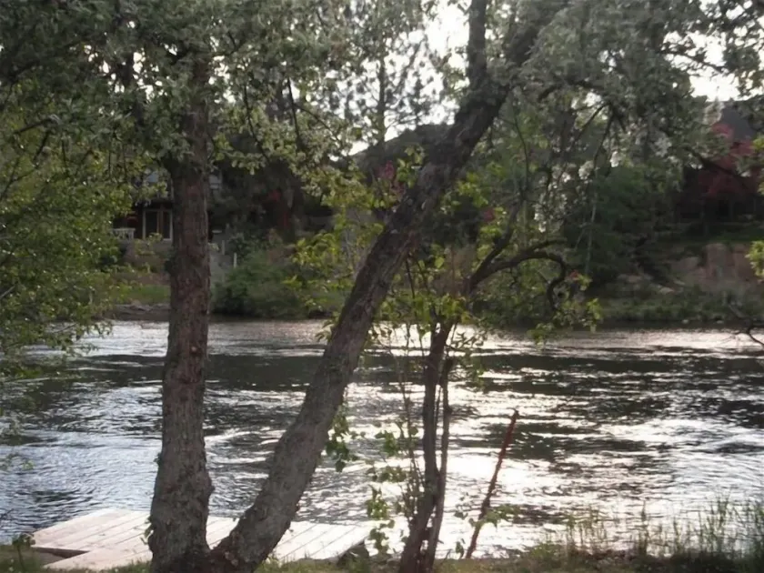 Riverfront Beauty! Placering Perfektion! Gå til Downtown, Drake Park, Old Mill - Image 1