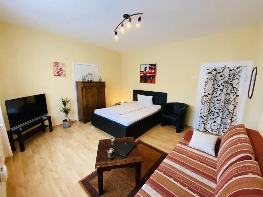 Ideal for commuters or fitters on 27 square meters in Schleusingen for up to 2 people - Image 1