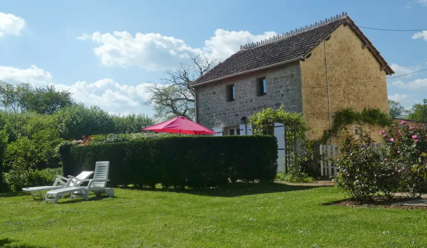 Elegant & Romantic Cottage In A Village Situated Between Two Busy Market Towns - Image 1