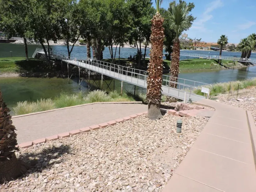 Your Riverfront Relaxing Vacation Home - Image 1