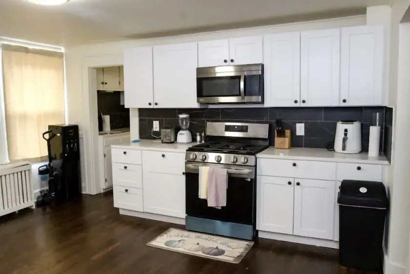 Excellent Home Away From Home - Image 1