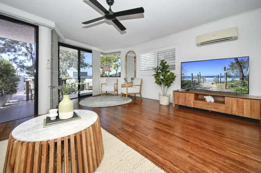 LUXURY RIVERFRONT ESCAPE - Image 1