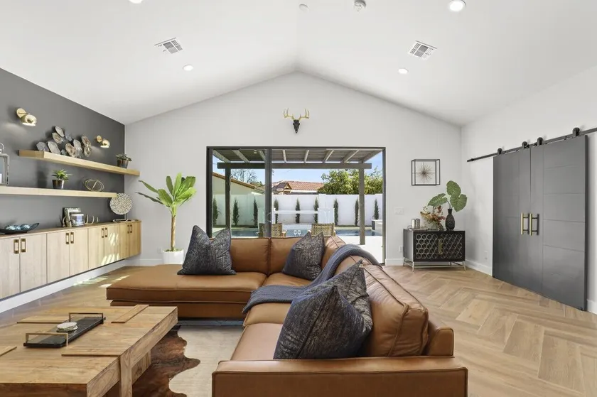 Newly Remodeled Outdoor Living Space! Heated Pool! - Image 1
