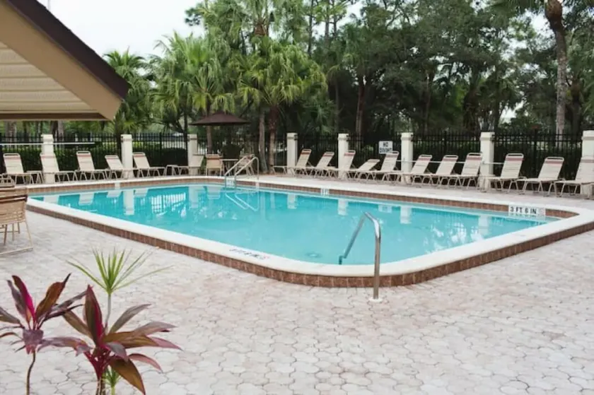 Immaculate Fort Myers Condo, ideal location-quiet - Image 1