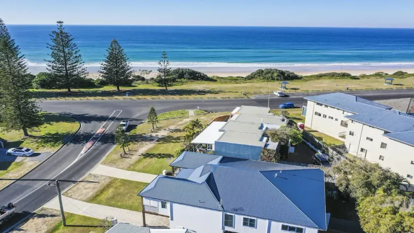 Ocean Spirit, 1 - 89 Yamba St - Image 1