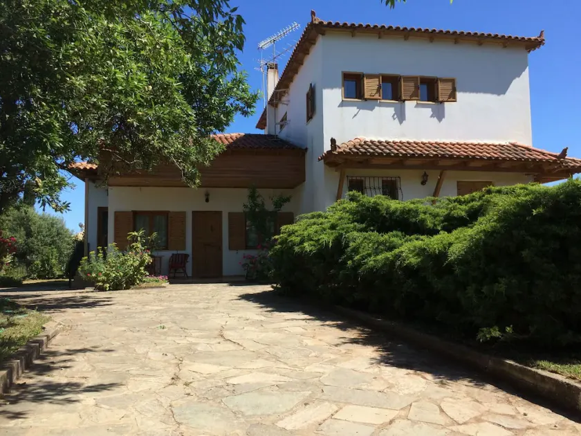 Beautiful Greek Villa  - 5 minutes from the beach! - Image 1