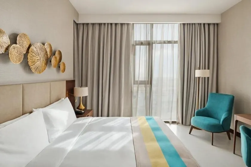 Standard Room Near Maktoum Airport By E R - Image 1