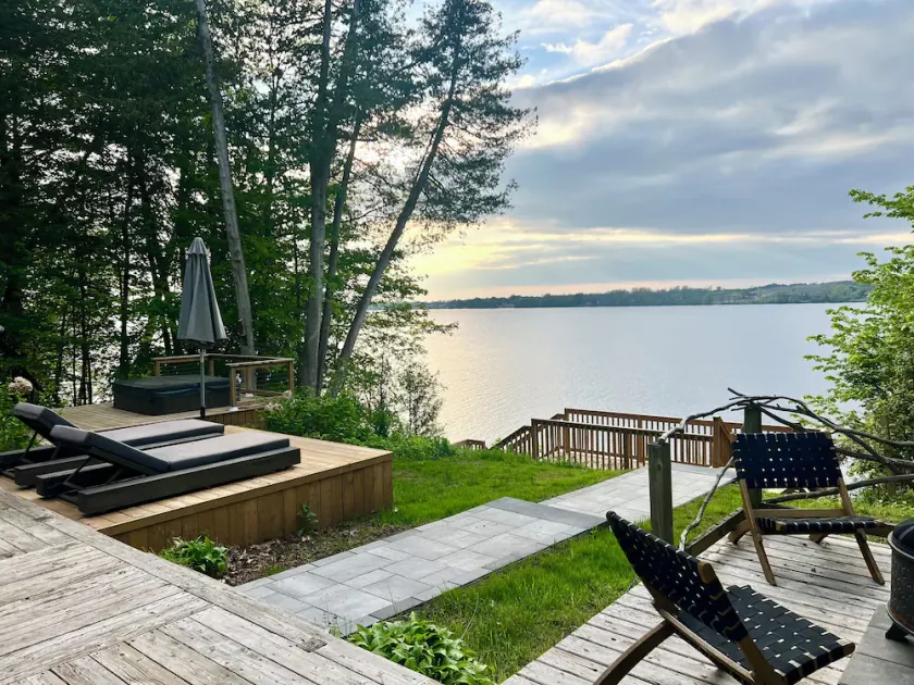 The Hudson Guest House | Waterfront with Hot Tub - Image 1