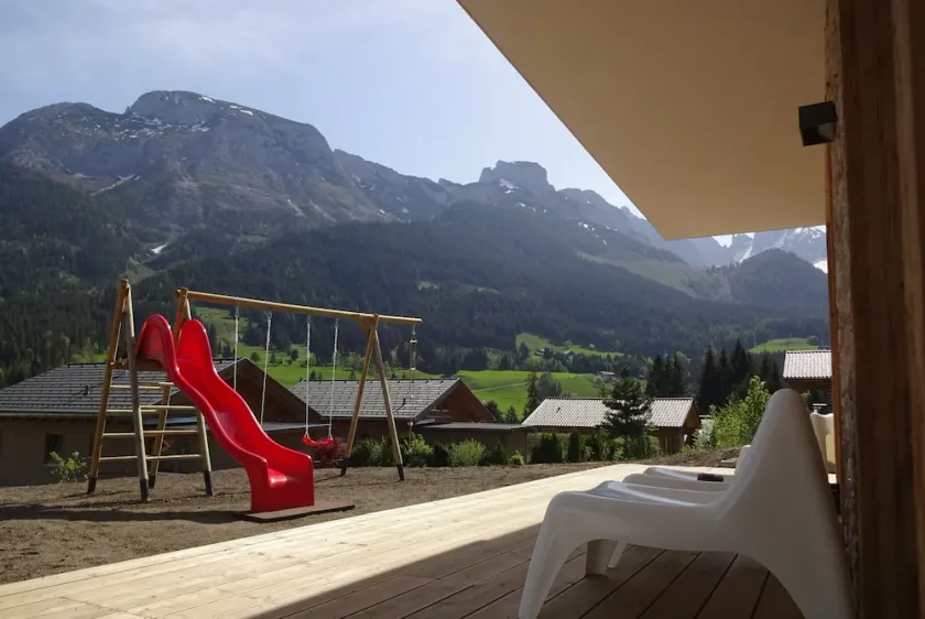 Modern chalet, new building 2017, 5 bedr. M. Bath en suite, direct access to the slopes - Image 1