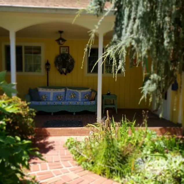 Country Farm Condo w/kitchen, near 7 Feathers Casino on OR Hwy 5; Dog friendly - Image 1